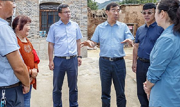 山西晋城市委书记 市长王震调研受灾情况和灾后重建工作